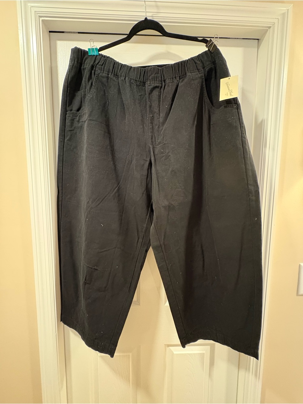 NWT Universal Thread Women’s Black Elastic-Waist Barrell Pants 2X